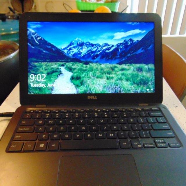 Dell Inspiron Laptop 3180
